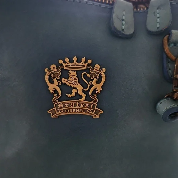 Pratesi Firenze blue fine Italian leather Crossbody. EUC. Apx 7 x 6.5 x 3. - Picture 2 of 6